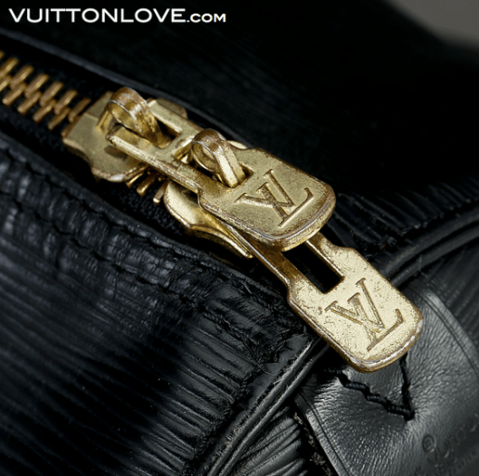 Louis Vuitton Keepall 55 Epi svart Vuitton Love 3