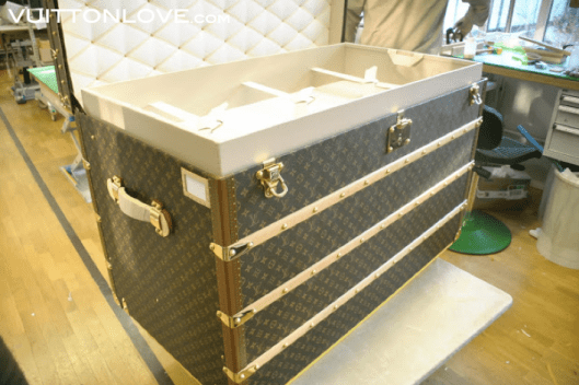 Louis Vuitton fabriken atelier tillverkning vaskor Asnieres-sur-Seine Vuitton Love 26