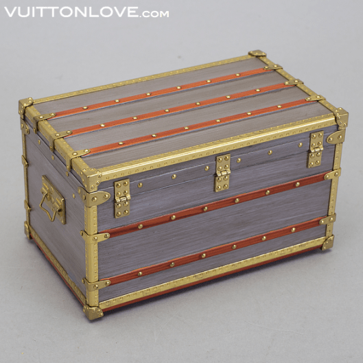 Louis Vuitton miniatyr koffert trunk VIP gåva Vuitton Love